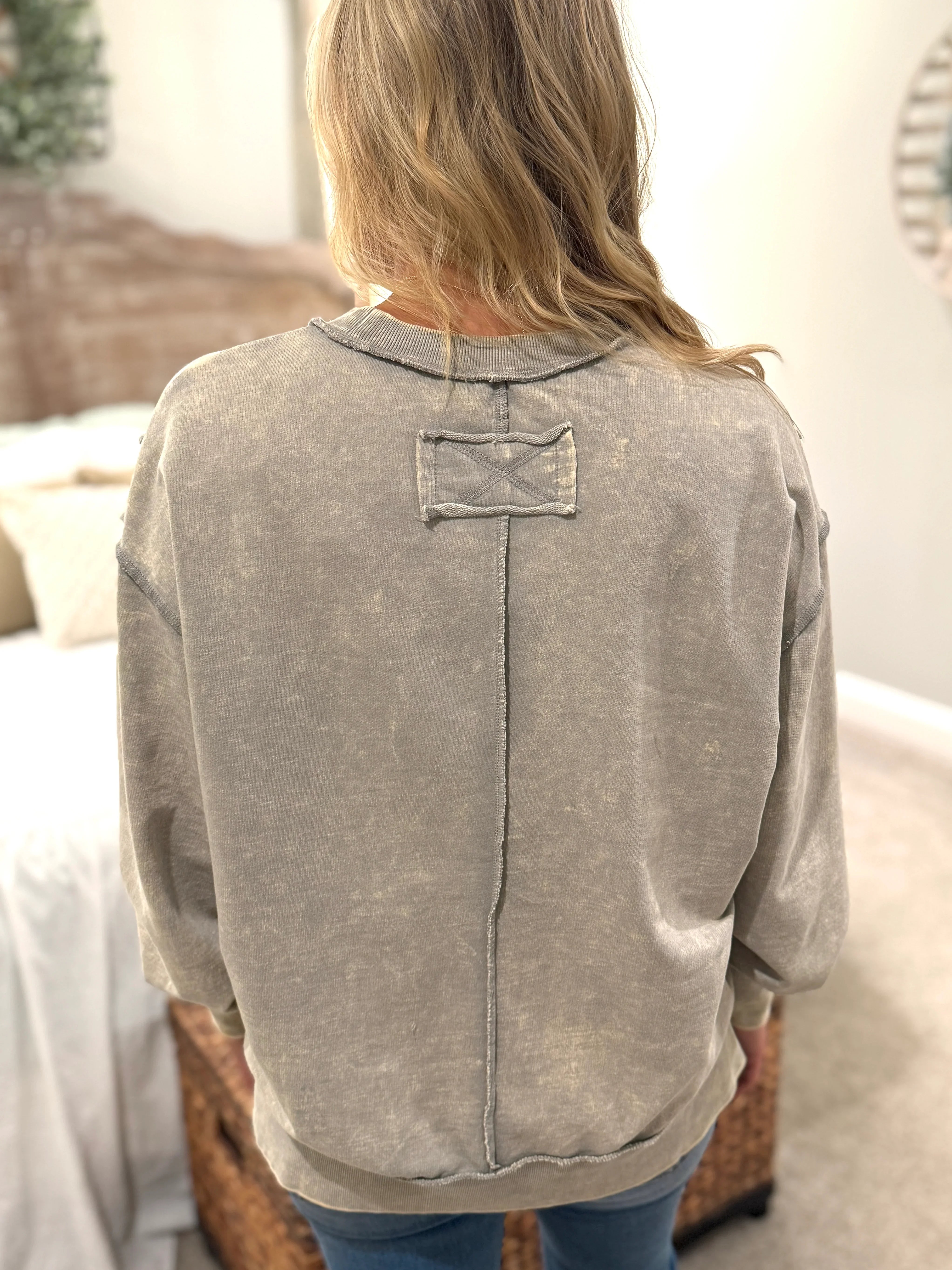 IVY Unfinished Hem Acid Sweatshirt (Sleet) (S-3X) - Sassy and Southern