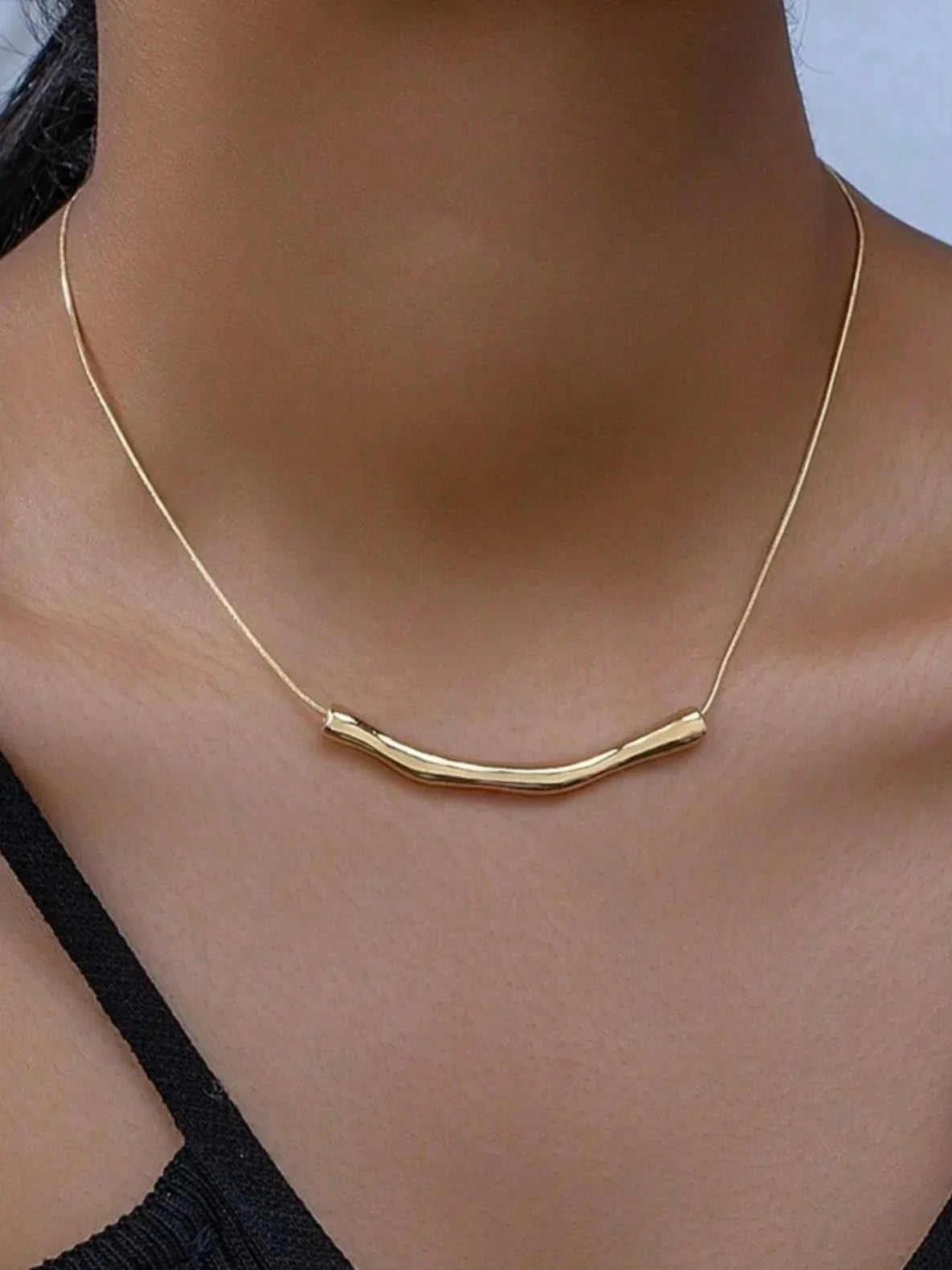 Curved Bar Necklace (Gold) - Sassy and Southern