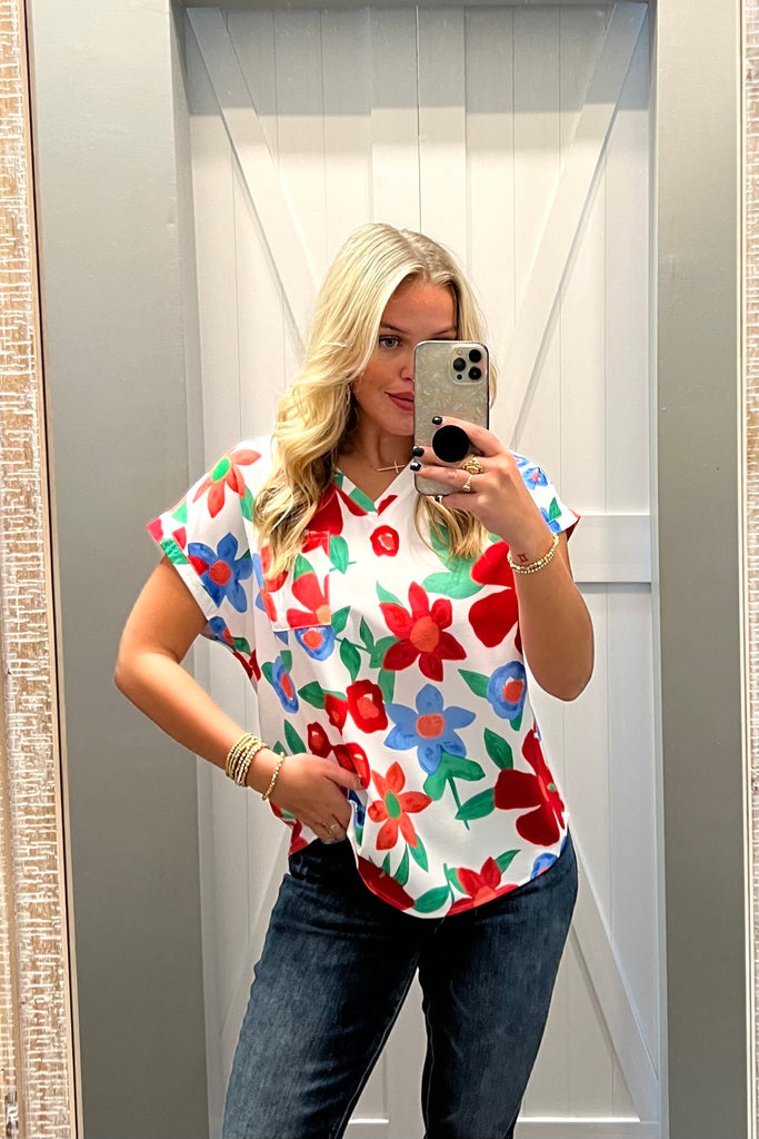 AMAYA Floral Top With Pocket (Red/Blue) - Sassy & Southern