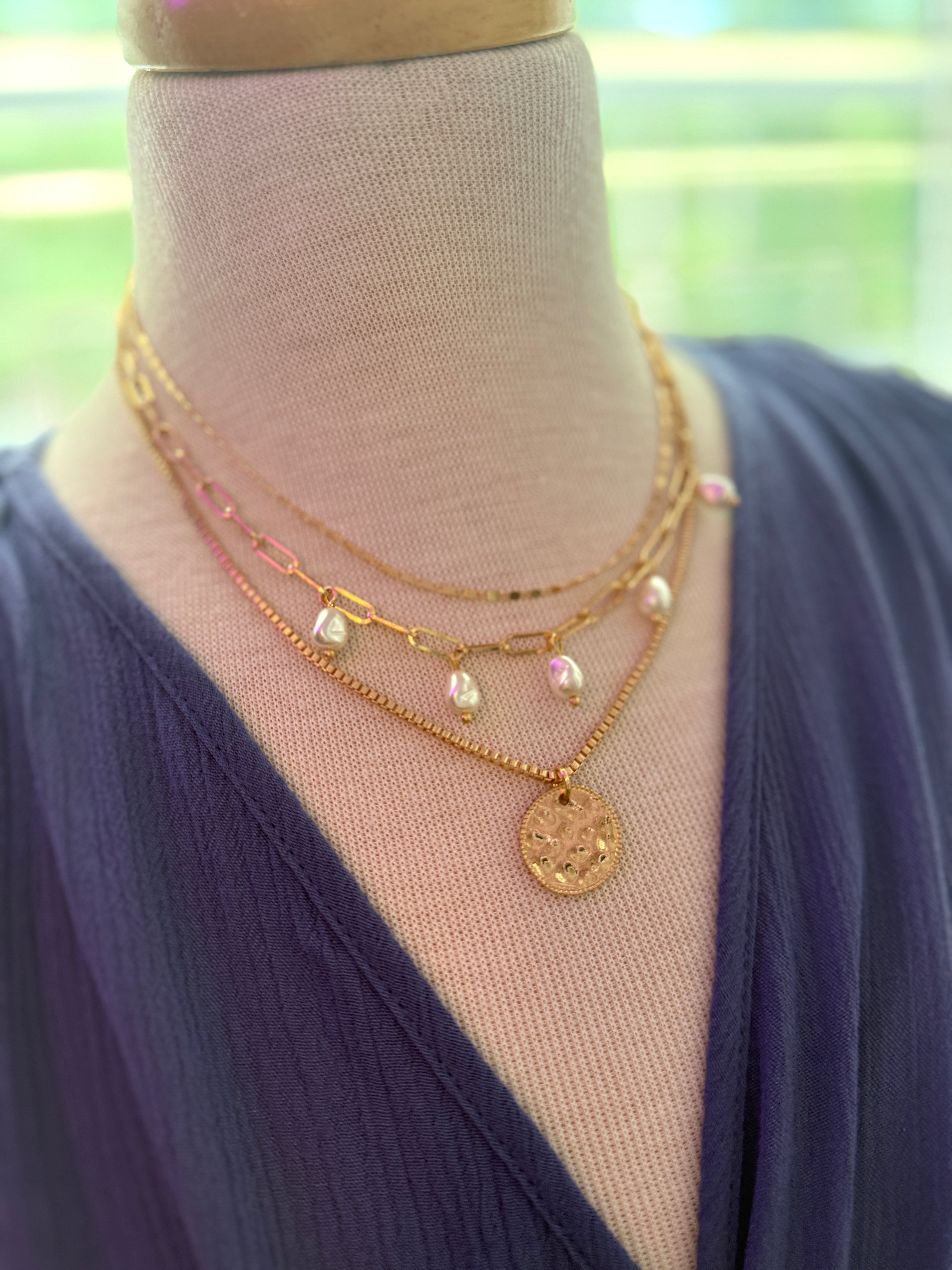 Disc Pendant Layered Necklace (Gold) - Sassy and Southern